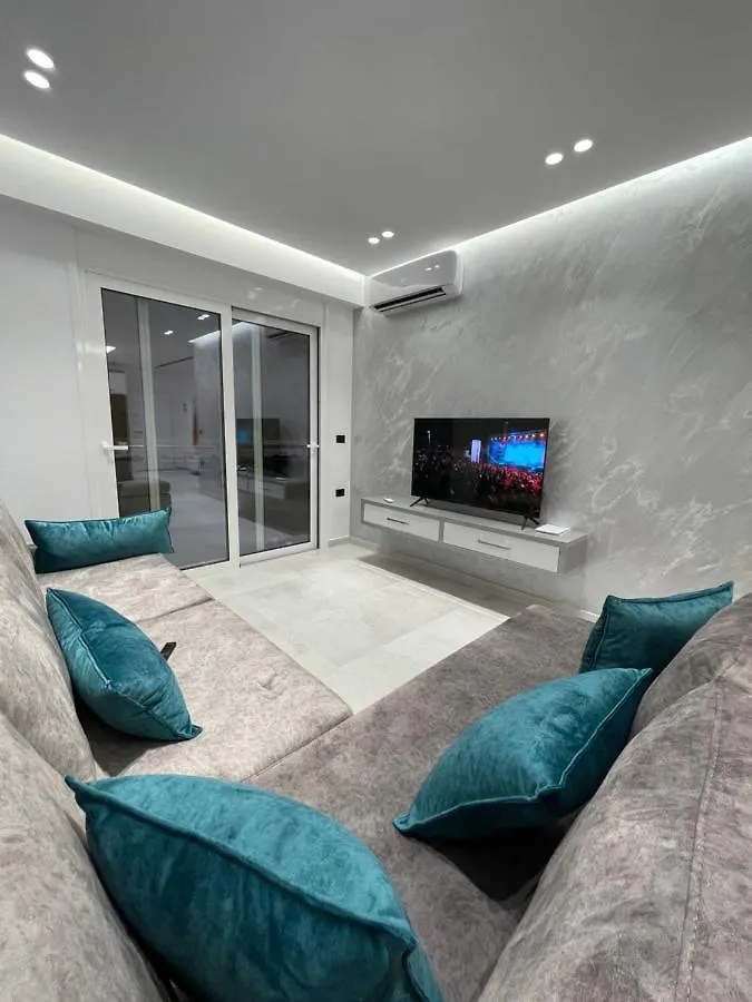 Alpha Lux Apartment Sarande