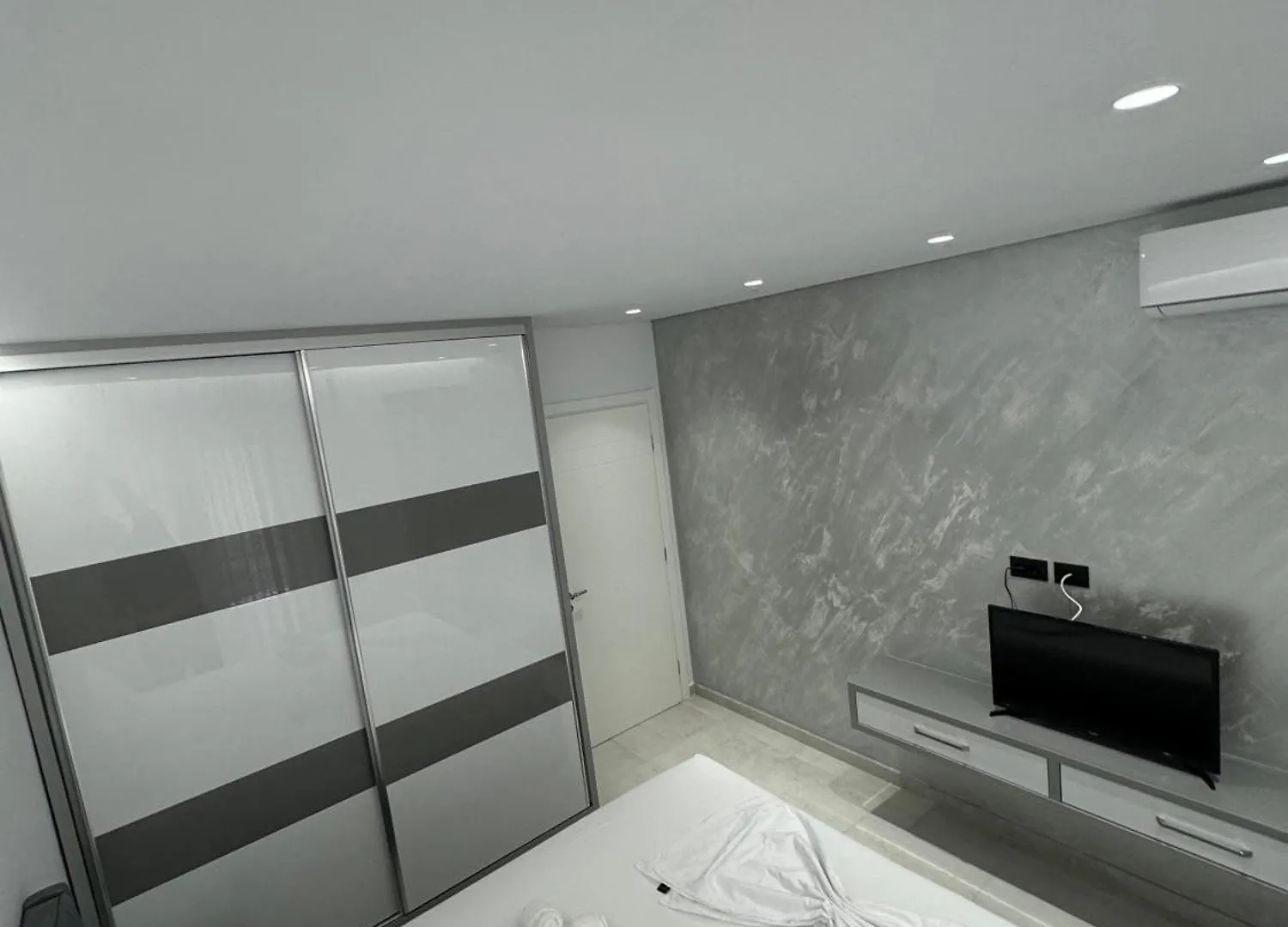 Alpha Lux Apartment Sarande
