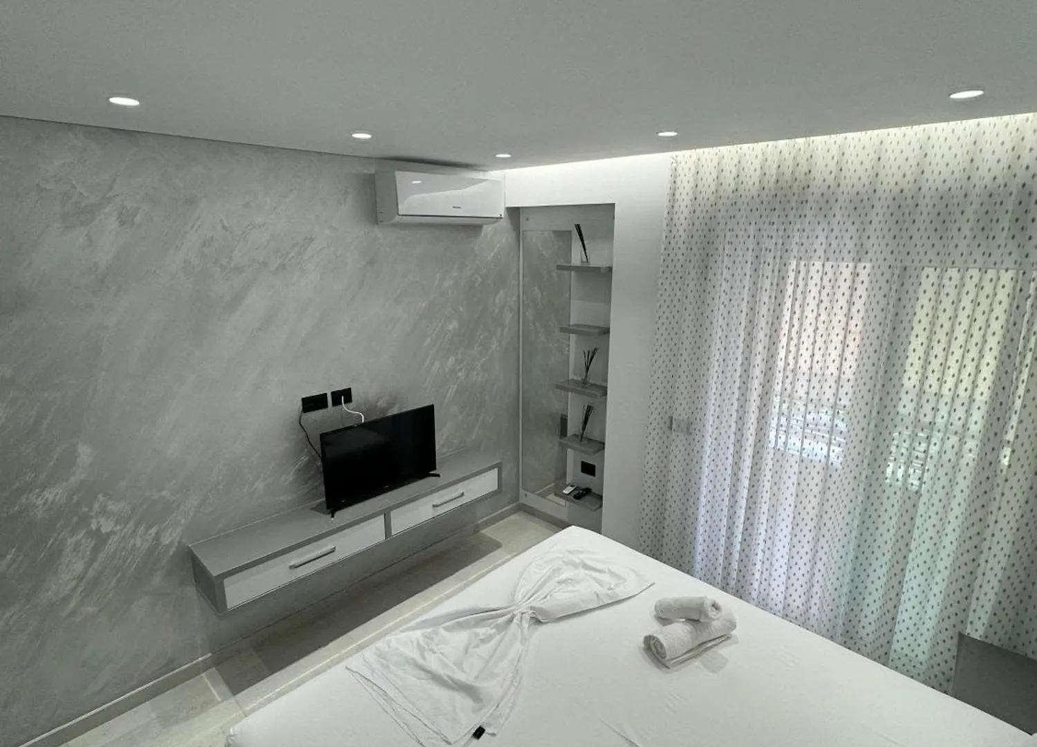 Alpha Lux Apartment Sarande